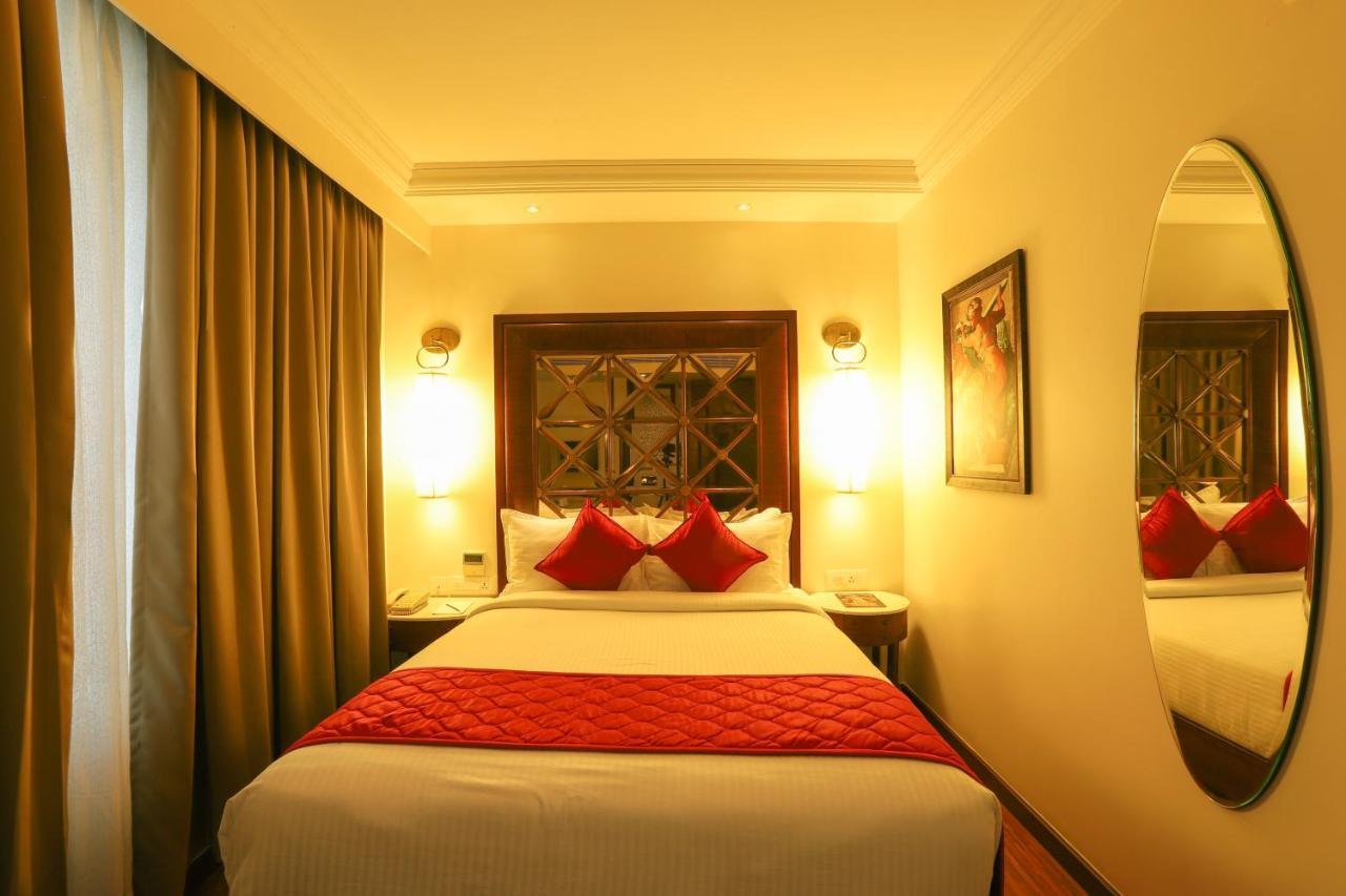 The Saibaba Hotel Chennai Bagian luar foto